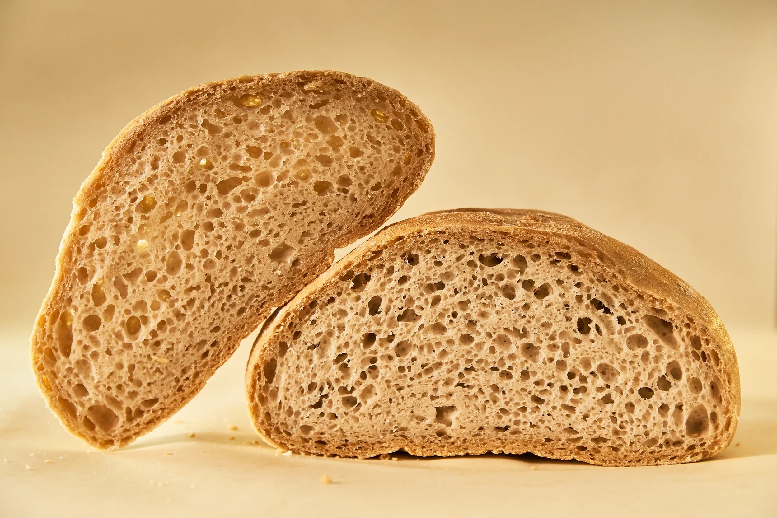 Hogazas de pan sin gluten y masa madre Leon the Baker