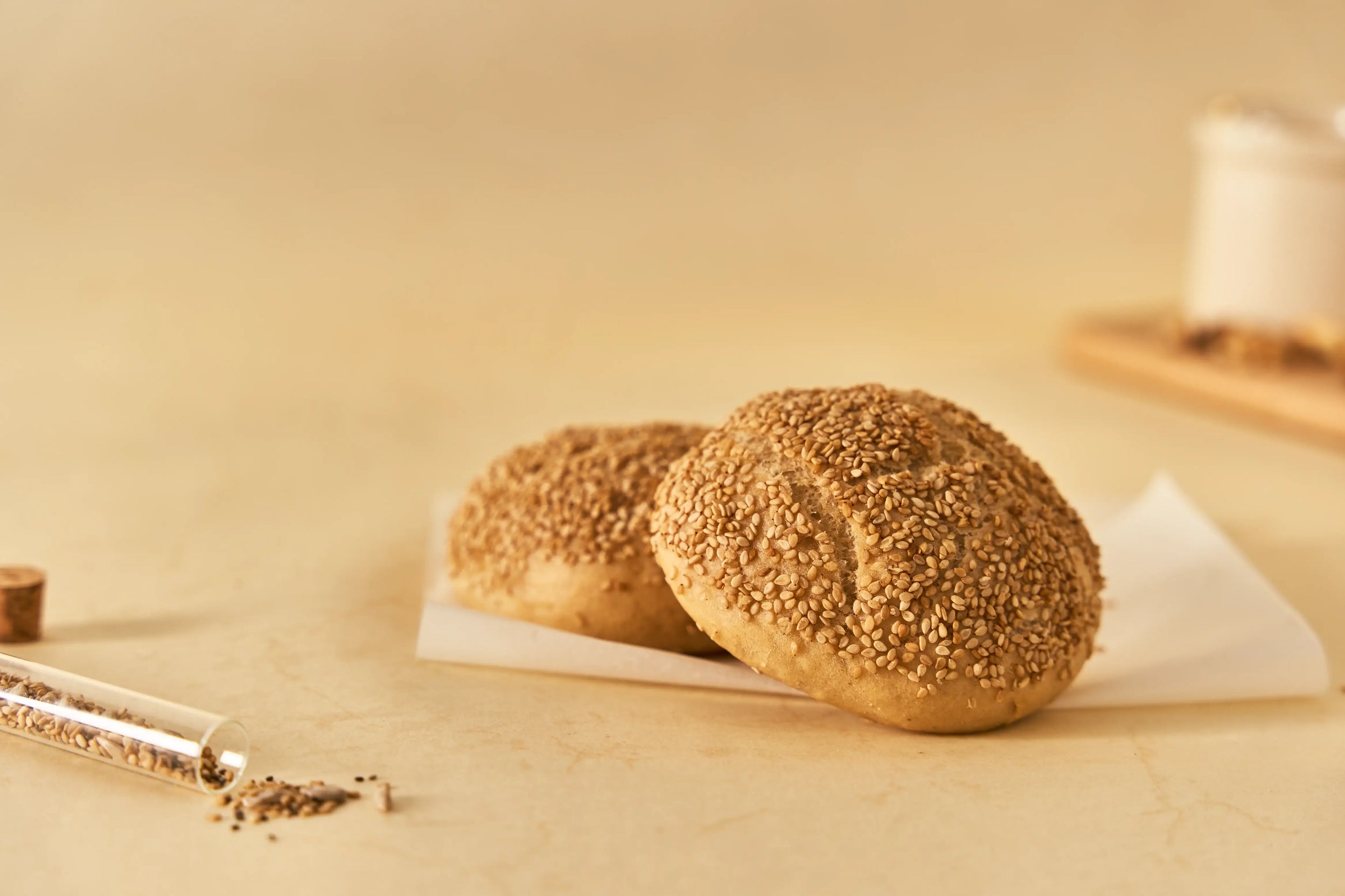 pan para hamburguesa con semillas y sin gluten leon the baker